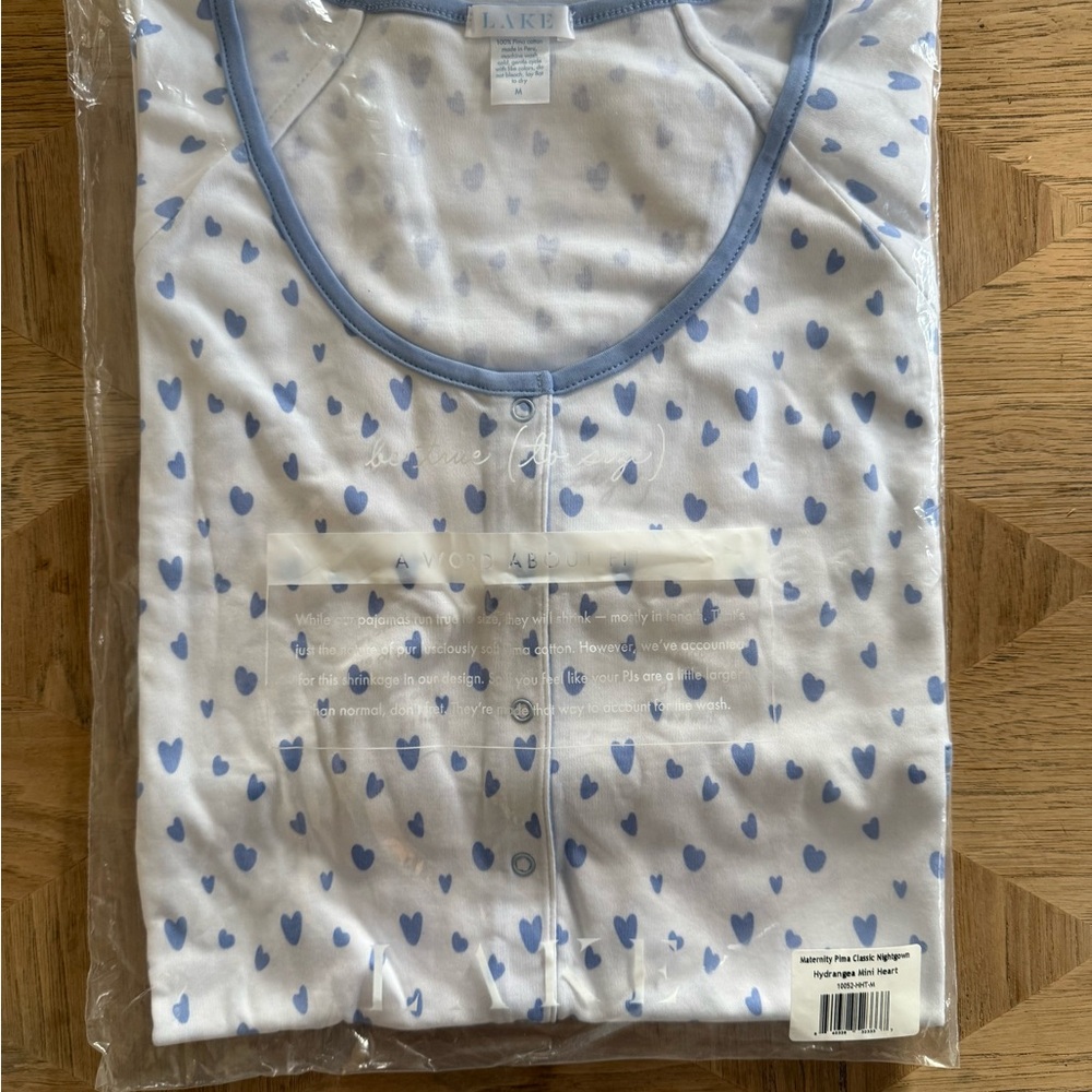 Lake Women's Blue Heart nightgown